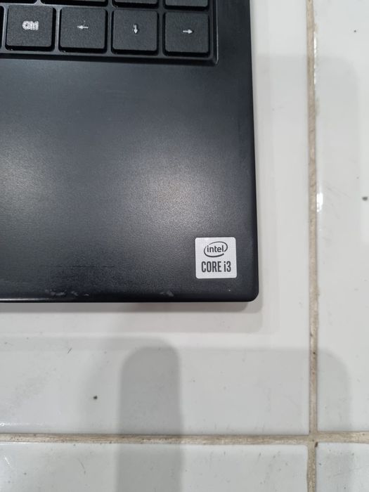 Portatil INSYS para Arranjo ou Peças deixou dar sinal so acendia a Luz do Power