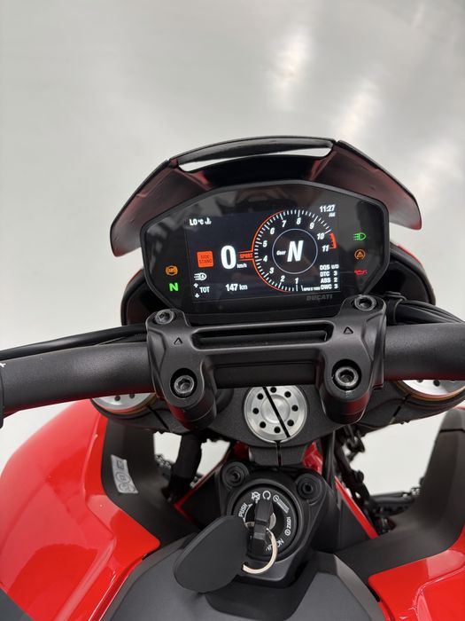 Hypermotard 950 SP como nova 147km