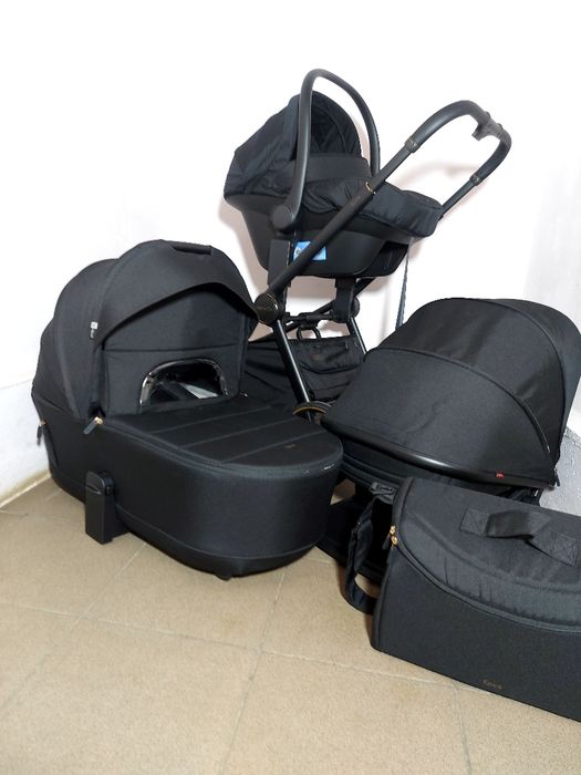 Коляска CARRELLO Epica 2025 року ШОУРУМ 2/1 також 3/1