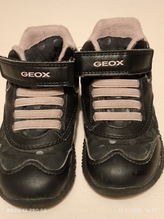 Śliczne buciki dziewczęce Geox r.24