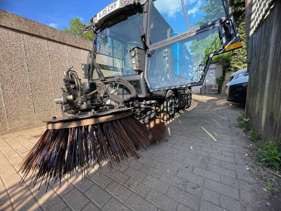 Підмітально-прибиральна машина SCHMIDT SWINGO 200