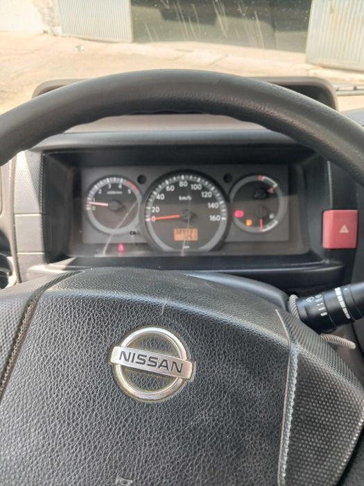 NISSAN NT 400 Frigorífica