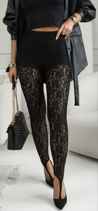 Seksi leginsy koronka