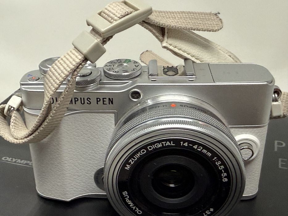 Olympus PEN E P7 + 14 42mm EZ stan bardzo dobry