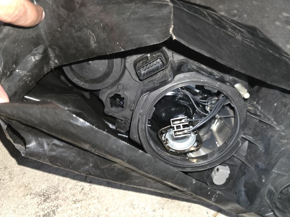 Farol esquerdo Renault Megane 2007