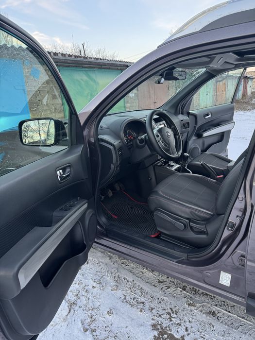 Nissan X-trail 2011 року