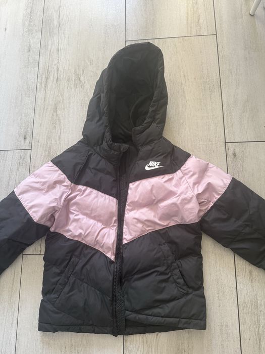 Куртка на дівчинку nike