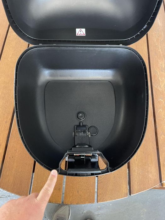 Задній кофр для мотоцикла