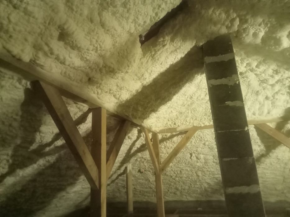 Ocieplenie pianą PUR, izolacje natryskowe