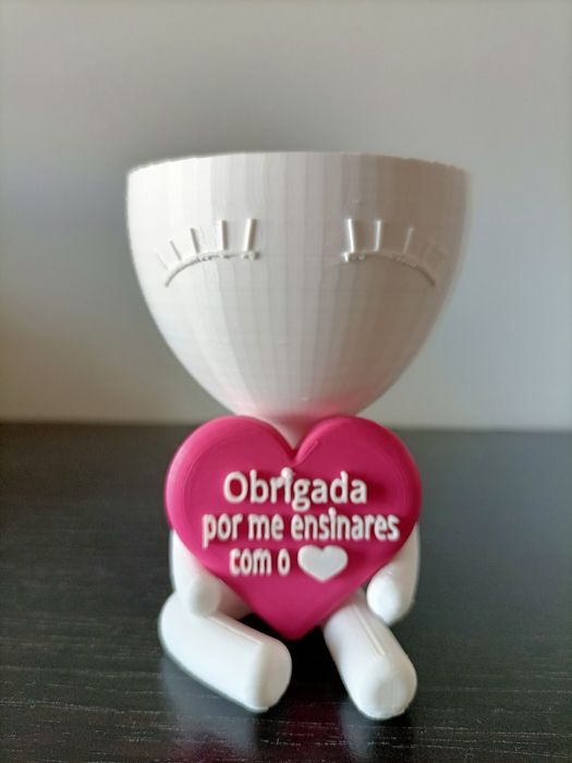 Oferta professora, educadora, auxiliar, mae e afins