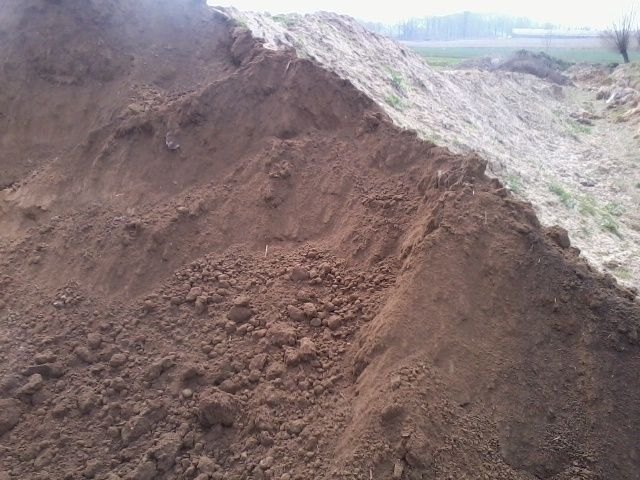 Ziemia ogrodowa humus, siana jest idealna pod trawniki