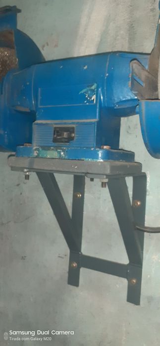 Esmerilador trifásico