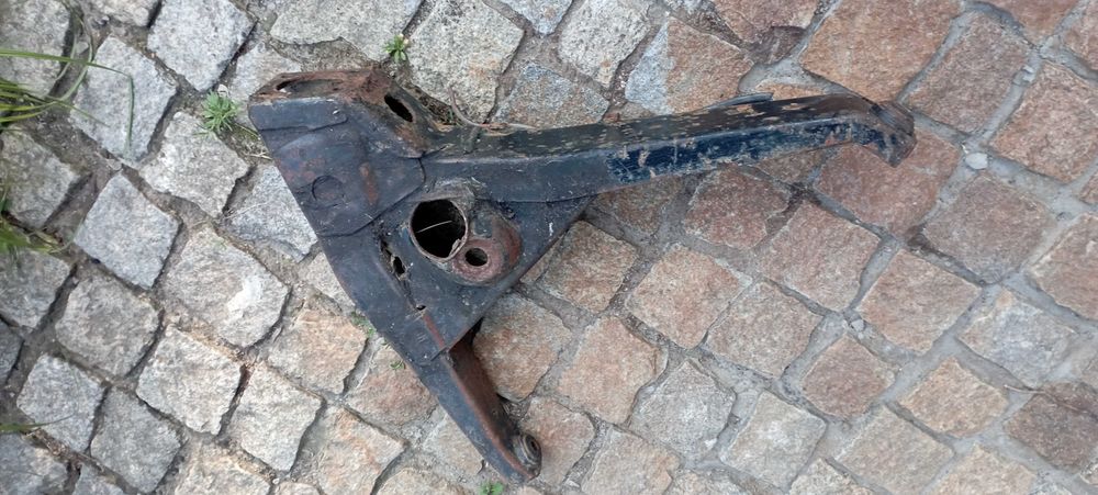 Wahacz tylny fiat 126p