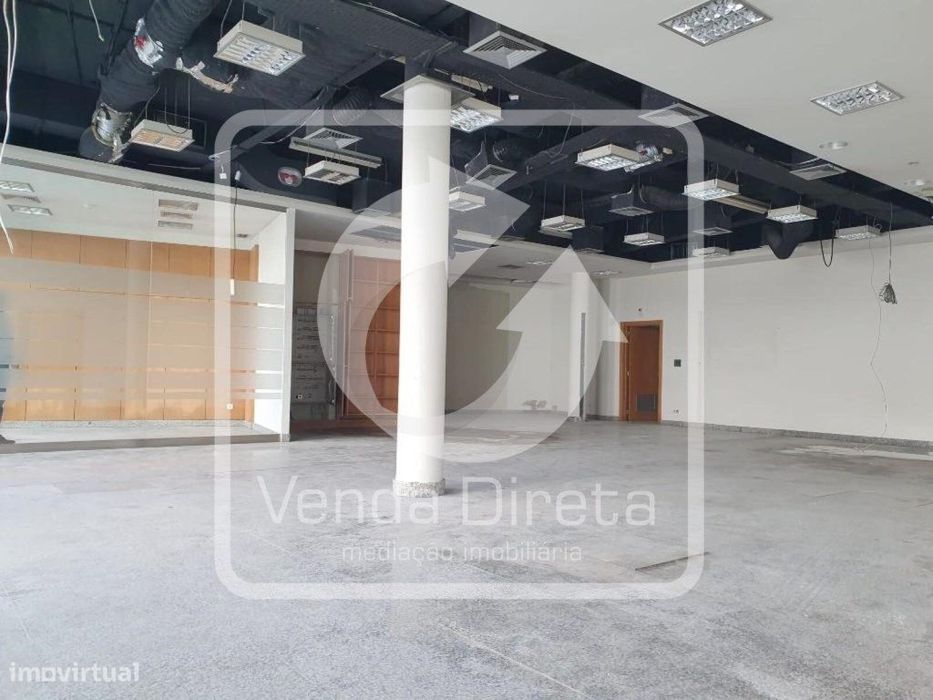 Loja de Comércio de Rua | 221 m² | Centro de Samora Correia | Eleva...