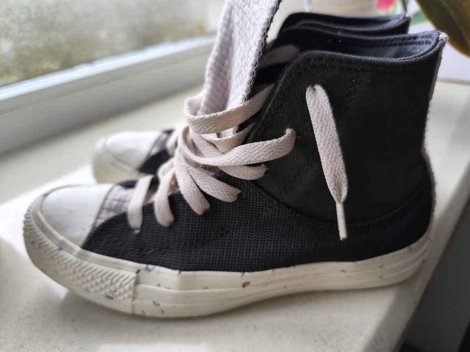 Продаються converse