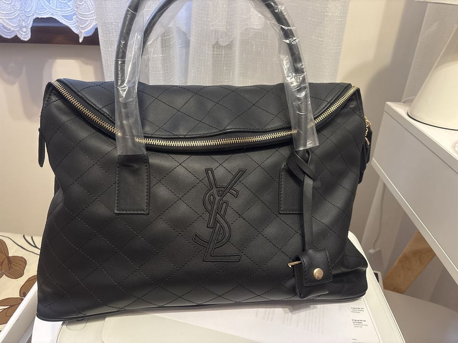 Torebka czarna do reki .