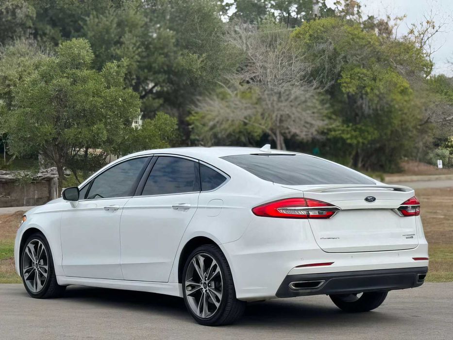 Ford Fusion      2020
