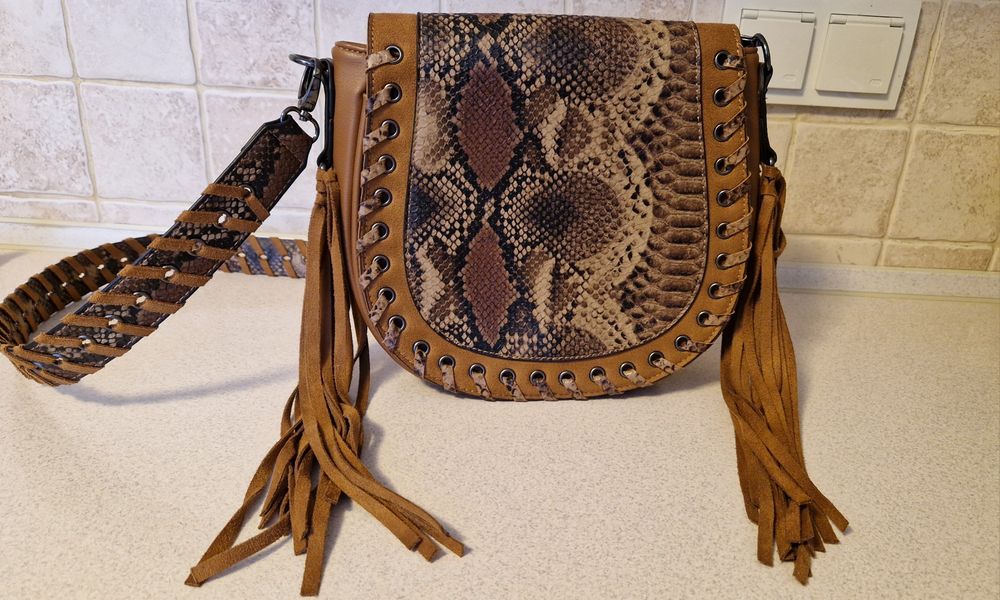 Torebka Reserved, motyw skóra węża