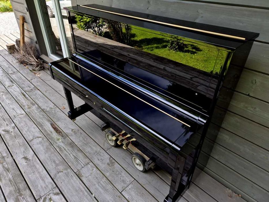 Pianino YAMAHA U1 121cm 1981r CZARNY POŁYSK