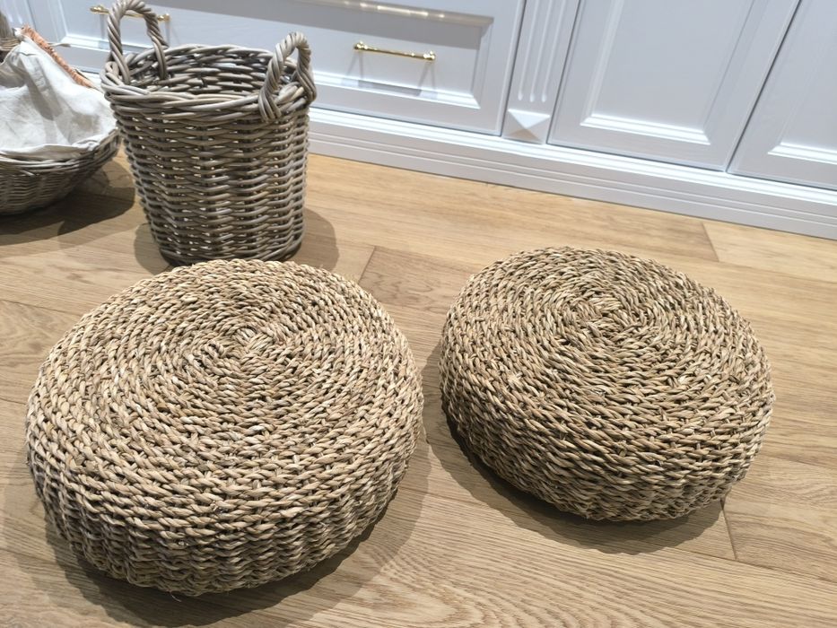 Pufy/ siedziska wiklinowe