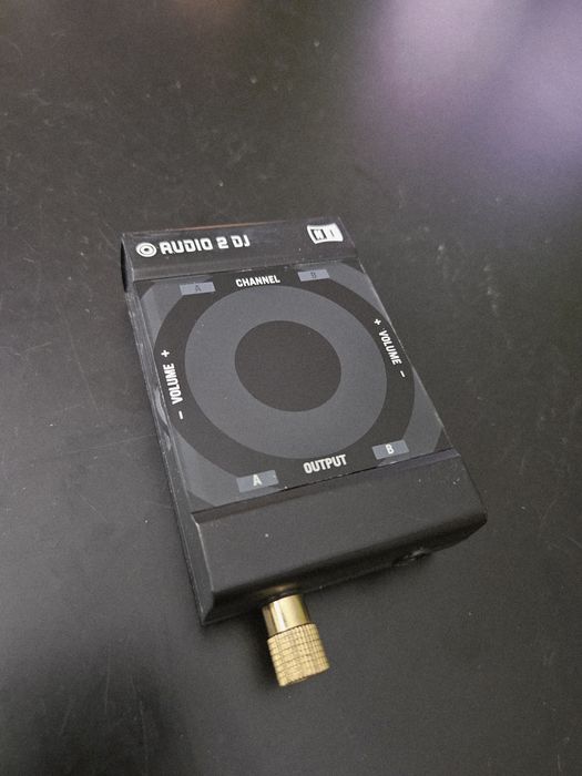 Interfejs Audio Native Instruments Traktor Audio 2 DJ karta dzwiekowa