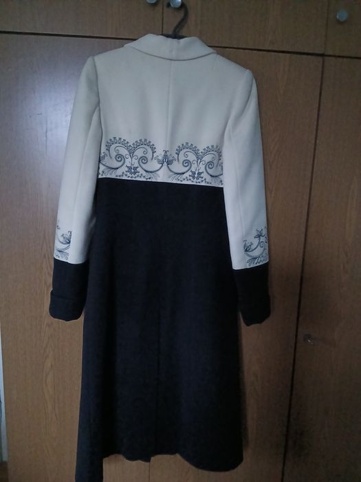 Стильне жіноче  пальто  44 розміру