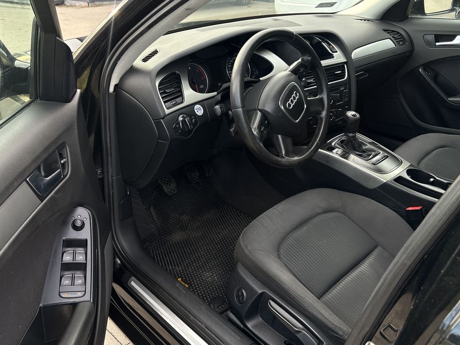 Audi A4 B8 2.0 143km 2008r