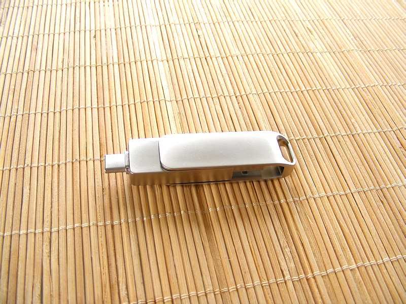 Nowy pendrive Silver Metal 2TB 2000GB do laptopa, telefonu