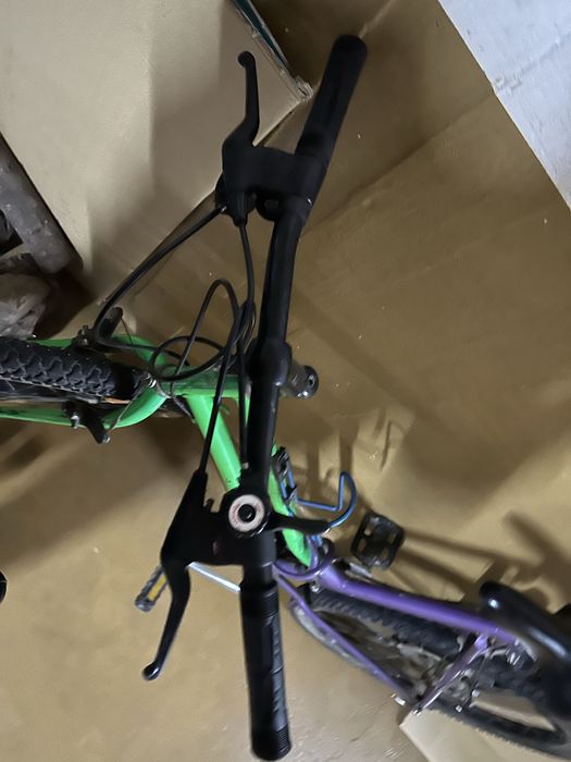 Bicicleta Shimano com 7 mudanças