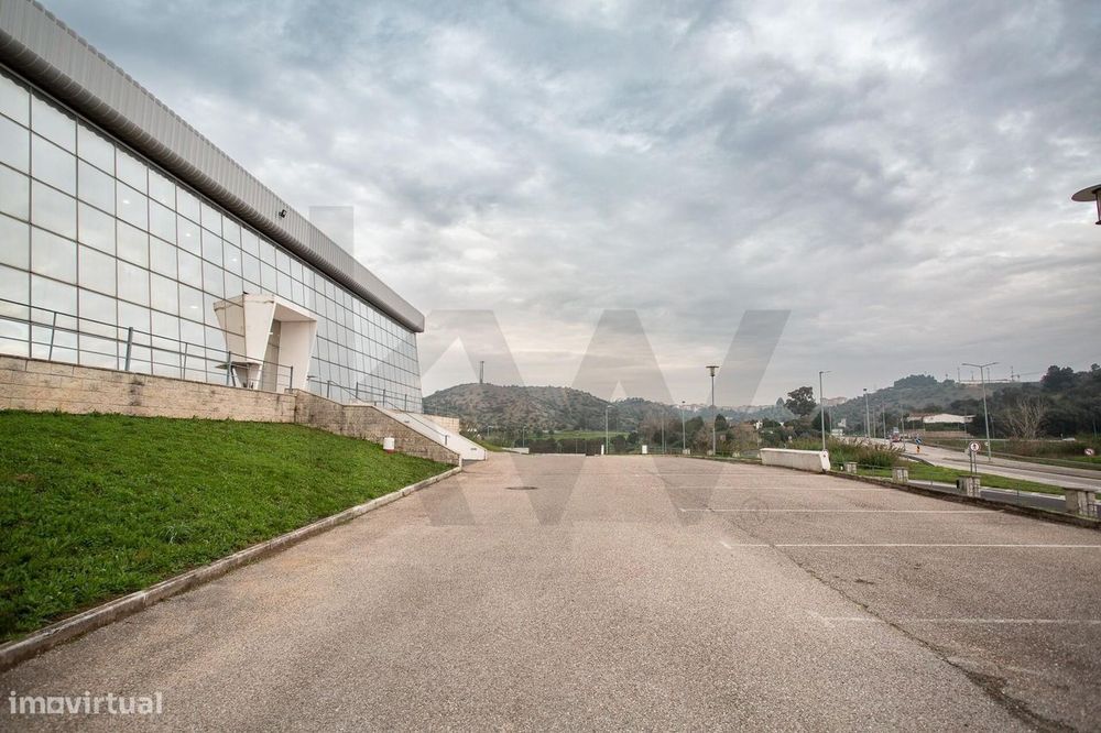 Espaço comercial destinado a comércio, serviços eventos e negócios em