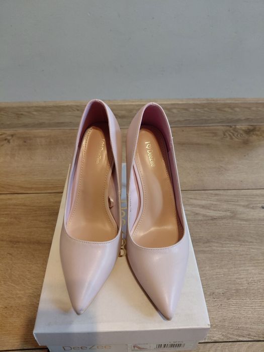 Eleganckie szpilki pudrowy róż DeeZee roz 38