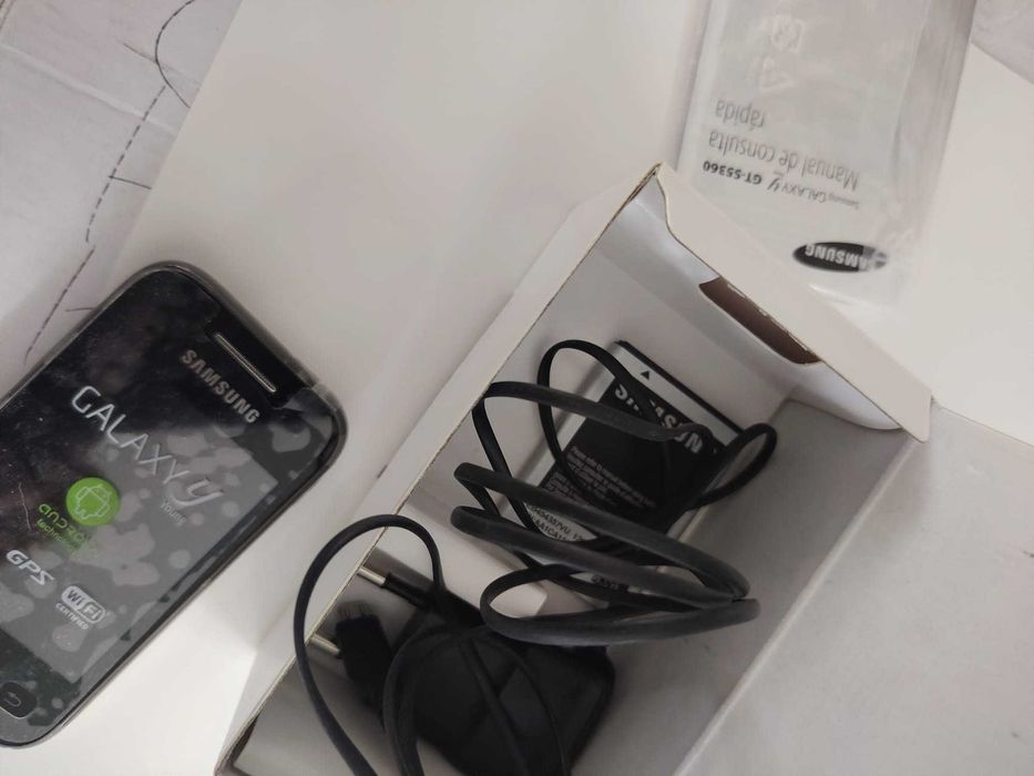 Telemovel Samsung Galaxy Y8