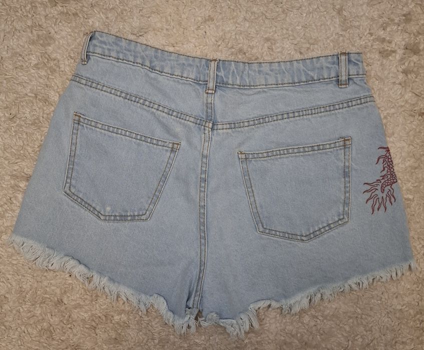 Krótkie spodenki - cropp