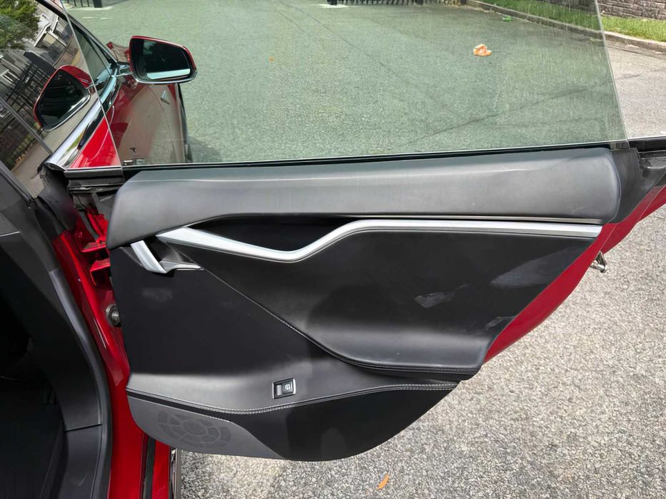 Tesla Model S 90D      2016