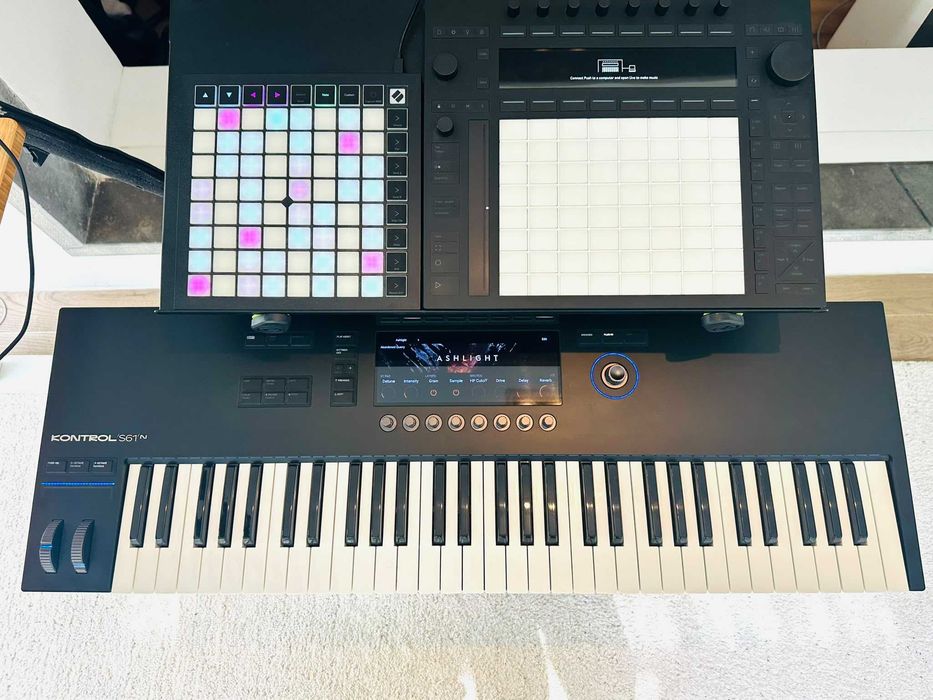 Teclado Native Instruments Kontrol S61 MK3