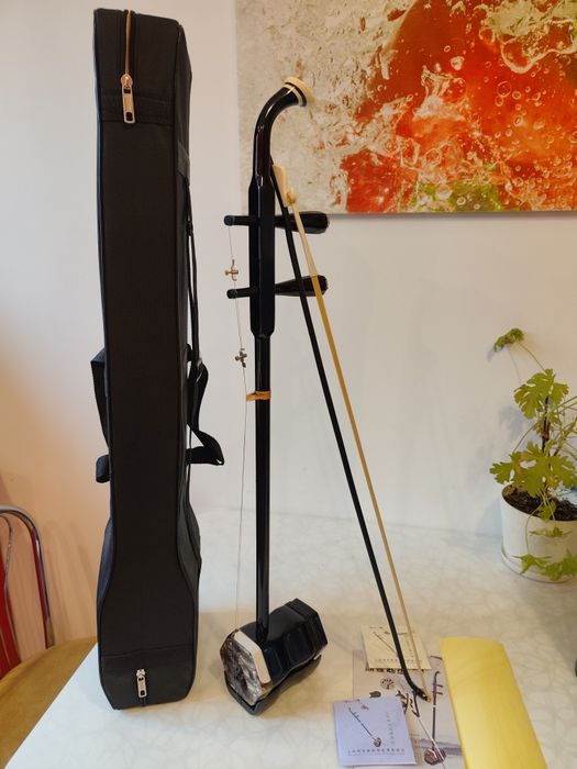 Erhu  + pokrowiec + dodatki