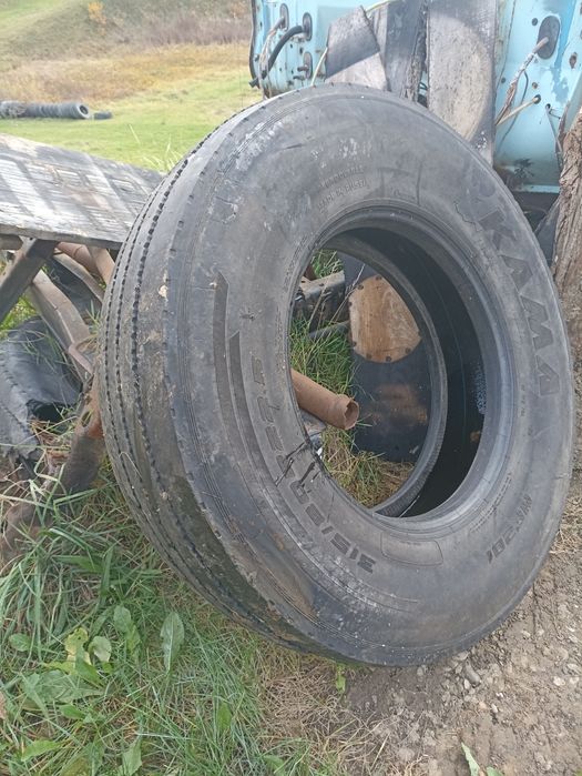 Шини вантажні ведучі і рульові 16с і 17.5 19.5 і 22.5