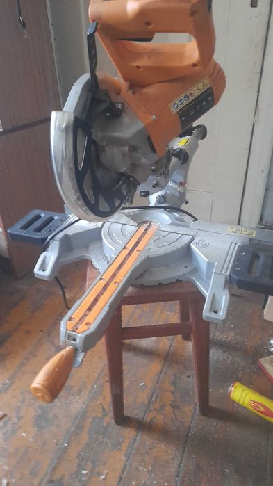 Sprzedam piłę ukośnice