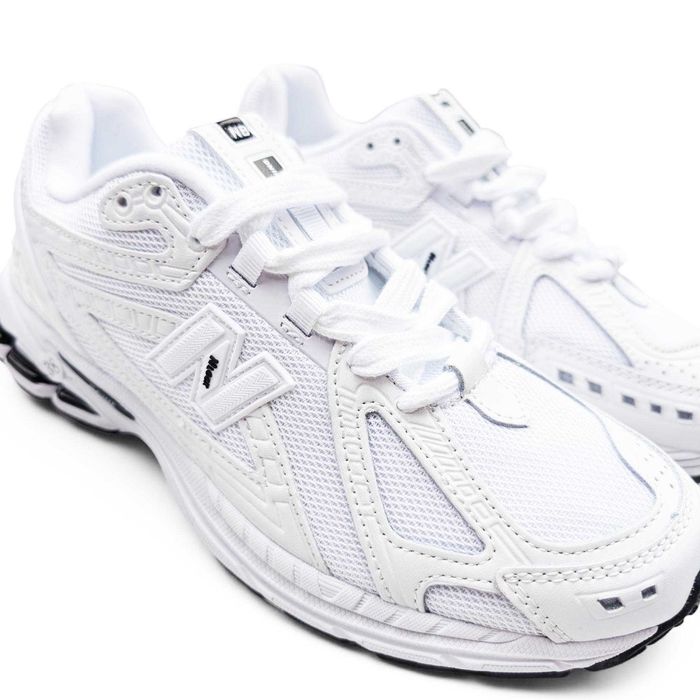 Жіночі кросівки New Balance 1906R White білі