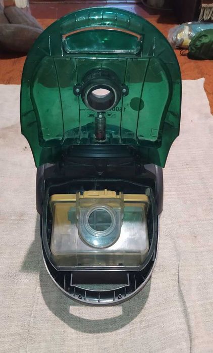 Пылесос "LG fvd 3060 1600w"