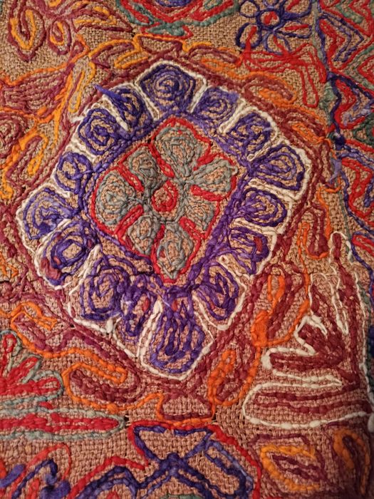 Tapetes rusticos artesanais serapilheira bordada mão - bom estado - muito resistentes - originais