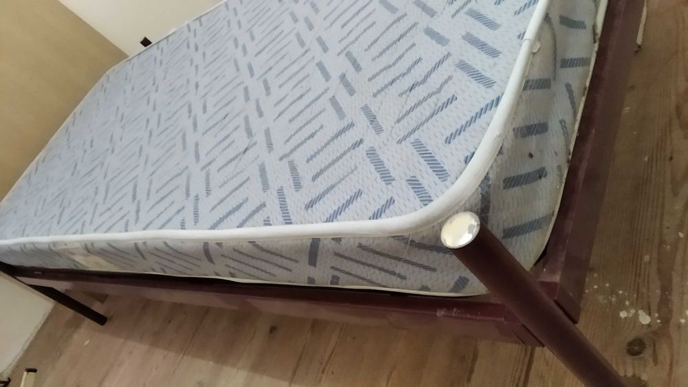 Cama ferro ou madeira individual 1,90 m x 90 cm Estrado + colchão