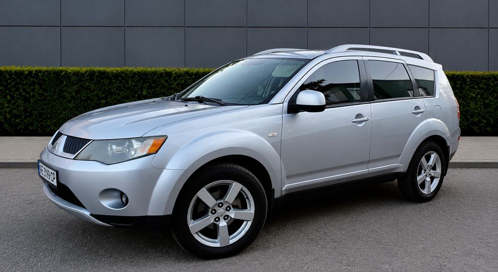 Продаю Mitsubishi Outlander 2008.