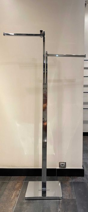 Expositor para lojas de roupa