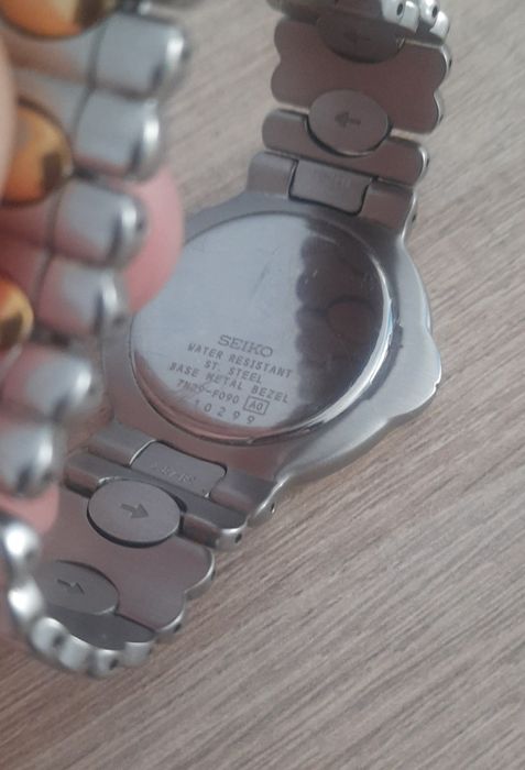 Seiko наручные часы на браслете.