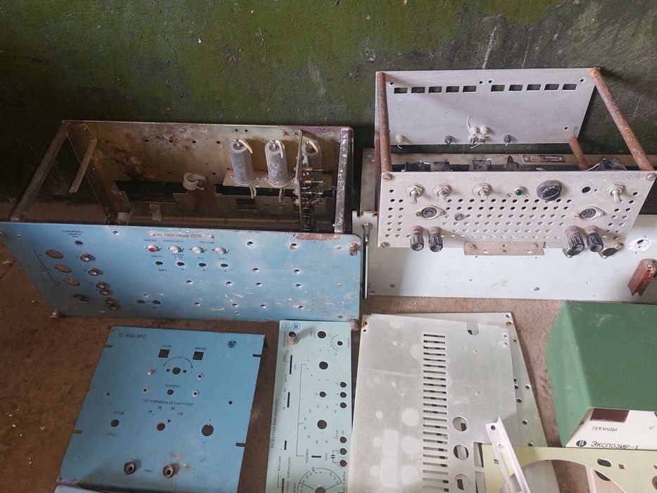 Для творчества комплектующие корпуса на зарядное, блок питания.