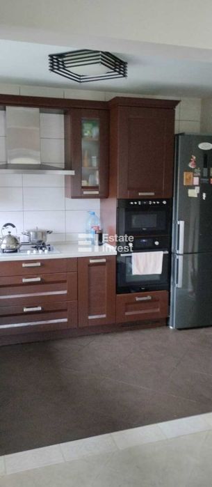 Продаж двоповерхового будинку 200 м² на доглянутій ділянці 12 соток, село Лютіж