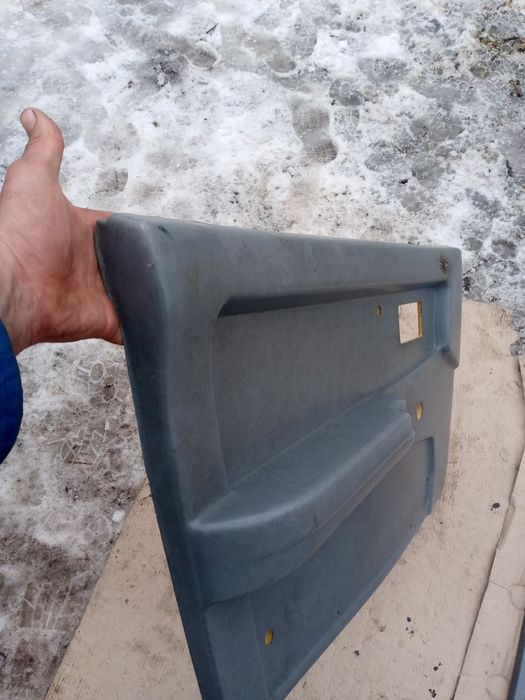 Продам обшивки на дверки  ваз 2108