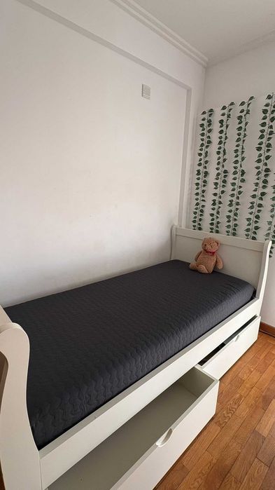 Cama madeira maciça Menina com gavetas para arrumação