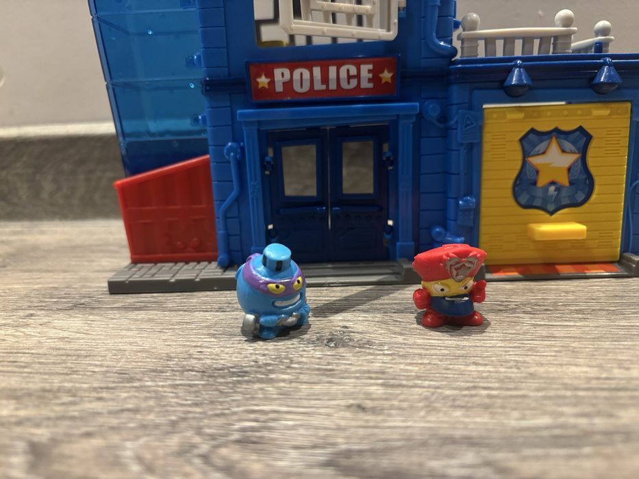 Super Zings komisariat policji